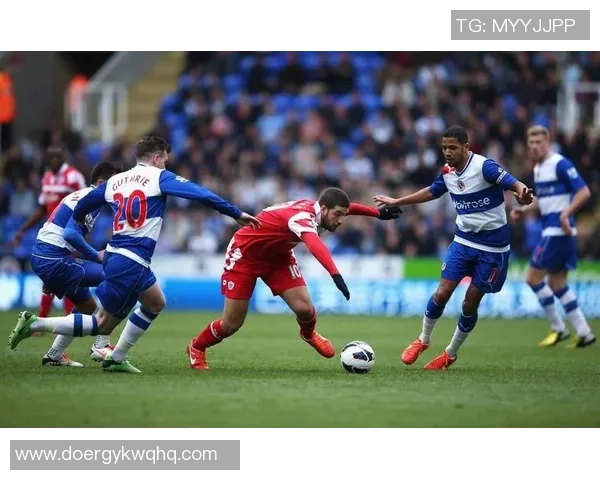 伊普斯维主场迎战雷丁激战回顾与精彩瞬间分析